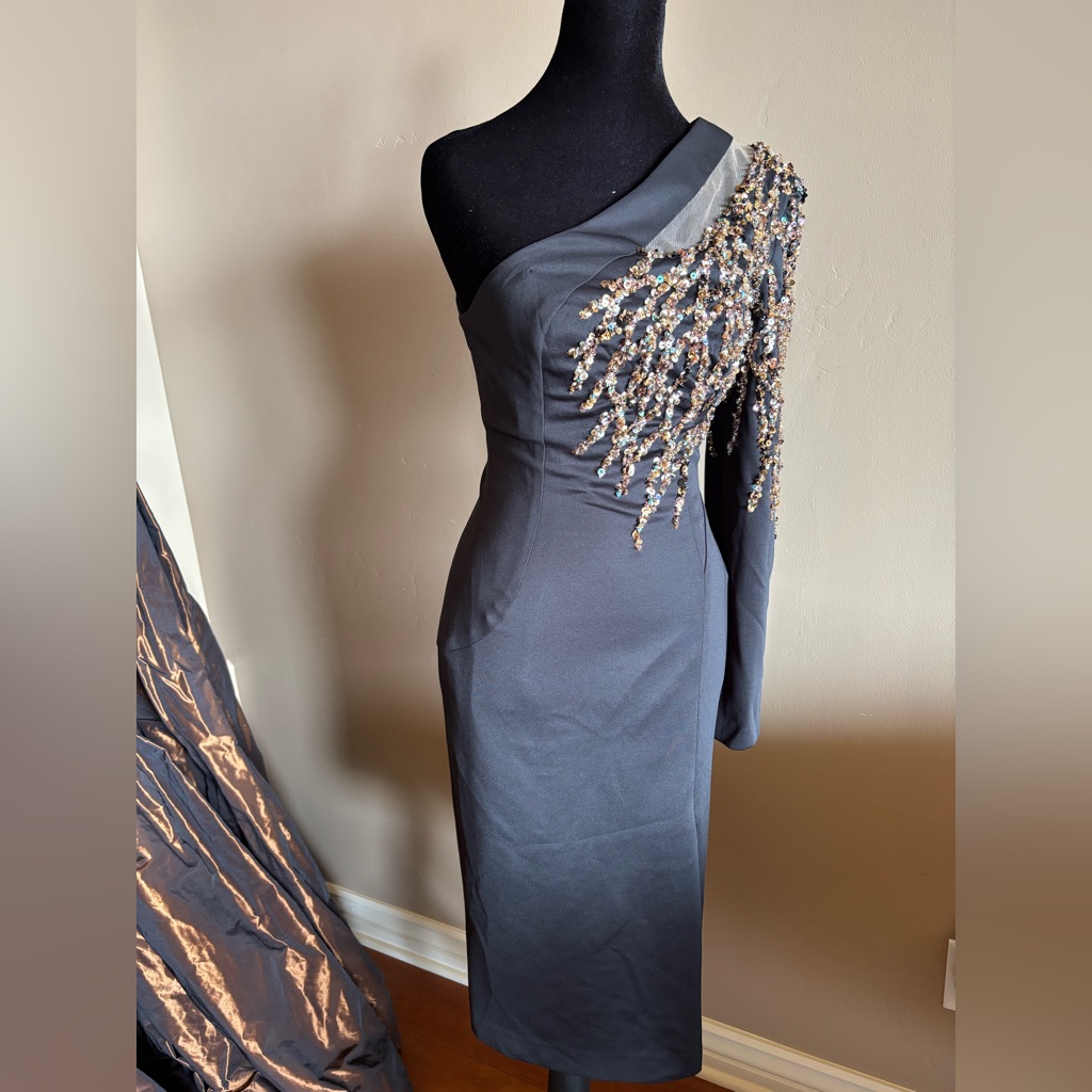 Elegant One-Shoulder Black Evening Dress With Crystal Embellishment
